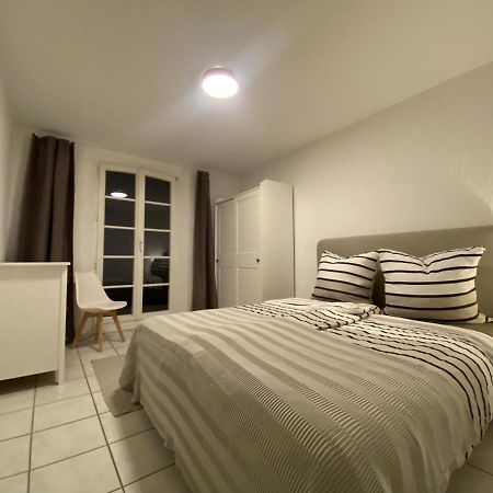 Denkmalschutz - Zentral - Haustiere - Messe Apartment Neuss Bagian luar foto