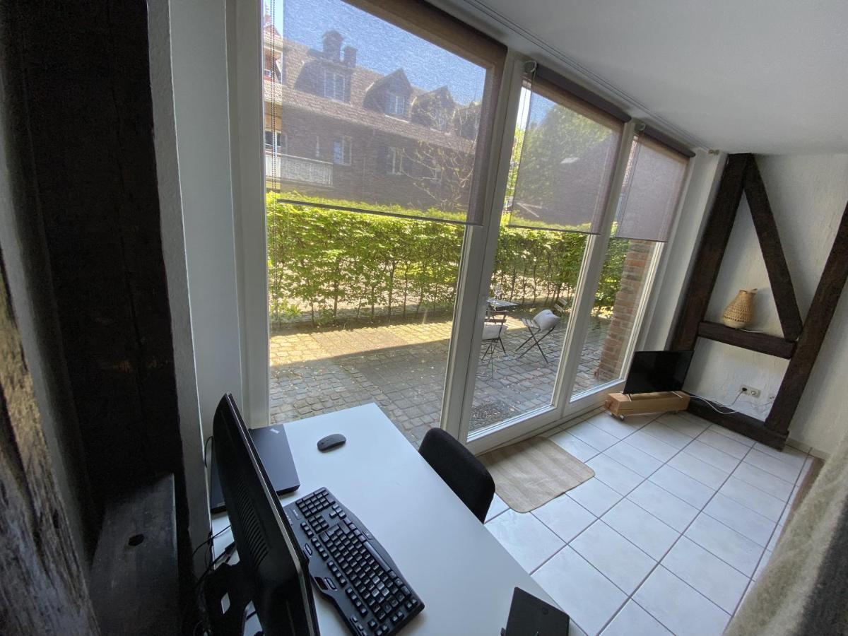 Denkmalschutz - Zentral - Haustiere - Messe Apartment Neuss Bagian luar foto